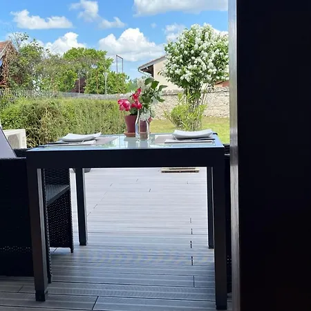 Les Du Golf Bed & Breakfast 4*